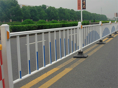道路护栏安装案例
